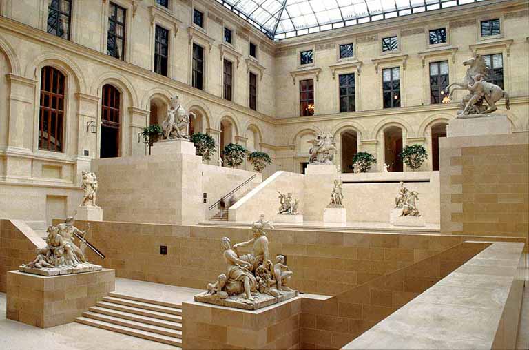 louvre müzesi