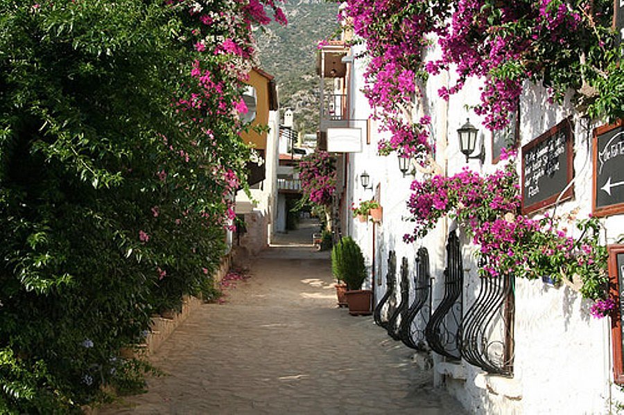 kalkan sokakları