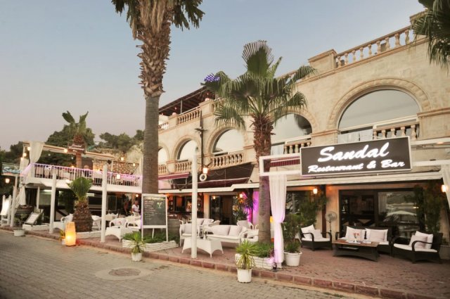 sandal-restaurant